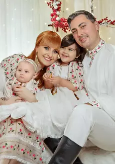 alina-sorescu-alex-ciucu-ana-raisa-elena-carolina-costume-populare