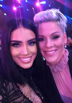 adelina-pestritu-si-pink