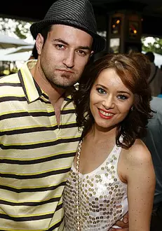 861848_3_smiley_laura_cosoi_49921900