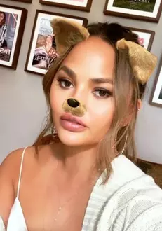 Chrissy-Teigen-1