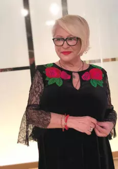 5Mirabela-Dauer-a-vrut-sa-se-calugareasca