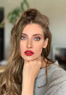 Cum AratÄƒ Iulia Albu NemachiatÄƒ S A Pozat È™i FÄƒrÄƒ Fard È™i FÄƒrÄƒ Filtru Galerie Foto Stiri Vedete Si Evenimente Viva Ro