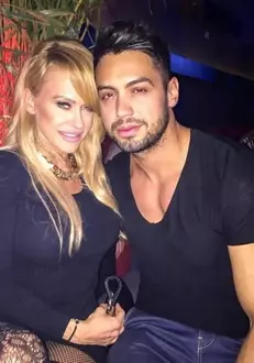 Anda Adam Despre Zvonurile Că Divorțează După Scandalul Cu Presupusa Amantă A Soțului El știa In Ce Horă Se Bagă Galerie Foto Galerie Foto Stiri Vedete Si Evenimente Viva Ro