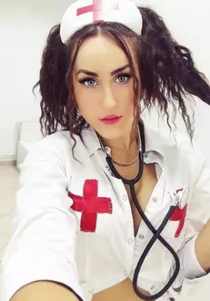 Sindy-survivor-sexy-2