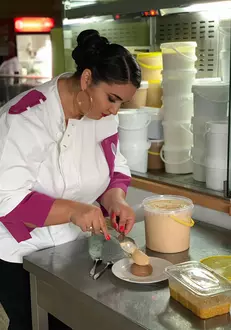 narcisa-birjaru-a-castigat-chefi-la-cutite-ce-va-face-cu-premiul-1