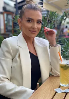 oana-radu-arata-mai-bine-ca-niciodata-cate-kilograme-a-slabit-1