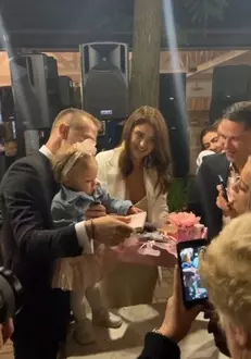 turta-fiicei-lui-augustin-viziru-petrecere-cu-lautari-si-vedete-din-showbiz-ce-a-ales-de-pe-tava-maria