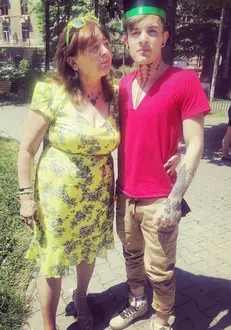 18620676_641145952754402_8614730645557153593_o-960×1200-1