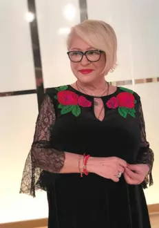 5Mirabela-Dauer-a-vrut-sa-se-calugareasca