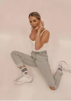 Cine-este-Sensy-Bravo-ai-stil-1