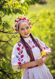 cine-e-Vladuta-Lupau-