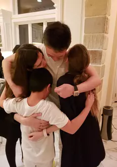 monica-gabor-a-sters-pozele-cu-mr-pink-1