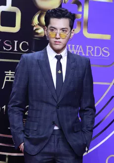 Kris Wu dresses up in stylish Hip-Hop gear to endorse 11th Migu Music Awards in Shanghai