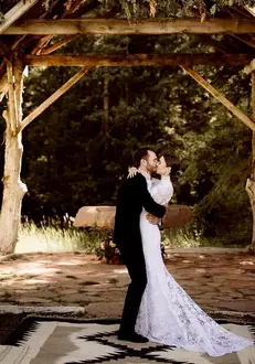 lily-colins-nunta-charlie-mcdowell-fiica-lui-phil-collins-1