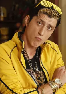 cum-arata-sotia-lui-constantin-dita-1-1