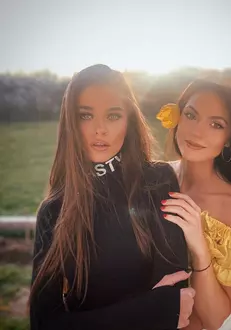 Theo Rose si sora ei