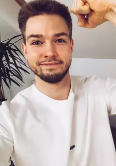 Levi-Eleket-iubit-Mira-1