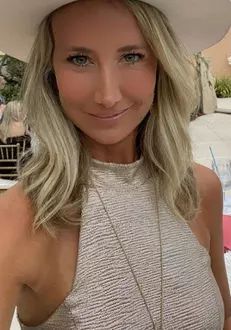 Lady-Victoria-Hervey-1