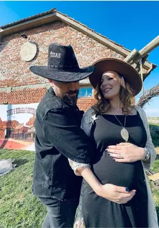 sotia-lui-George-Hora-insarcinata.1jpg