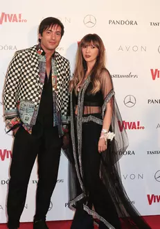 42811a6c7b71648914a1046db8e44f22-1