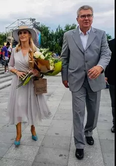 2022-07-14-17_06_33-gabriela-firea-7.jpg-IrfanView-Zoom_-747-x-1432