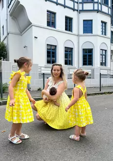 Laura Cosoi si fiicele sale