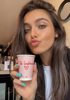 Andreea-Esca-Alexia-1