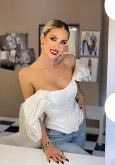 cine-este-otniela-sandu-1