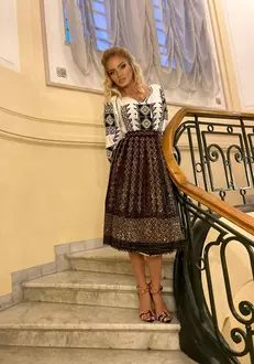 maria-constantin-in-costum-popular