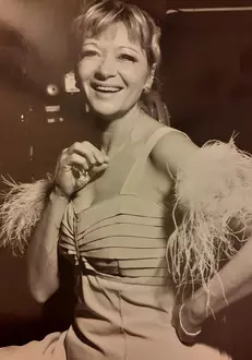 catrinel-dumitrescu-tanara