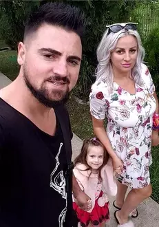 sanziana-buruiana-reactie-dupa-ce-s-a-zvonit-ca-divorteaza-1