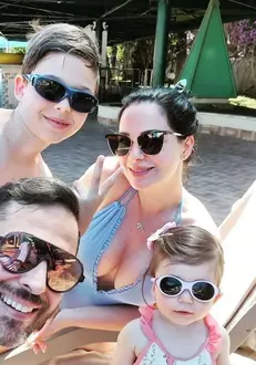 deea-si-dinu-maxer-prima-vacanta-in-patru-cum-li-s-a-schimbat-viata-cu-doi-copii-2