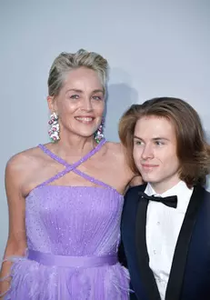 Cannes – Amfar Party Photocall