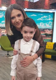 1-protv-i-a-indeplinit-o-dorinta-arzatoare-lui-rares-prisacariu-copilul-minune-de-la-botosani-sunt-fericit-fotogalerie