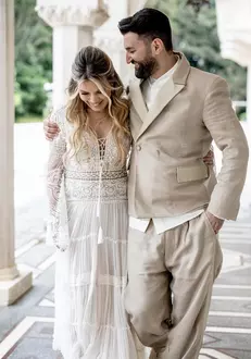 nunta-anului-gina-pistol-senzationala-in-a-doua-rochie-de-mireasa-pe-care-a-purtat-o-la-petrecere_9-7