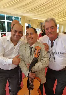 11705098_967942603226842_6045310305036030997_n