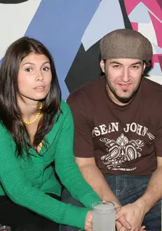 sanziana-negru-si-smiley