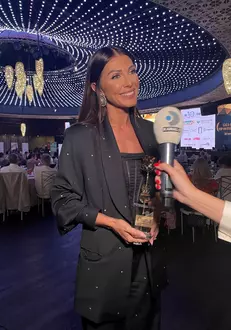 6495bd40cdda2-foto-ilinca-vandici-premiu-gala-capital-top-100-de-femei-de-succes