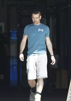 Colin Farrell Shows off His new wacky hairdo featuring a Mohawk while training at a gym in West Hollywood.