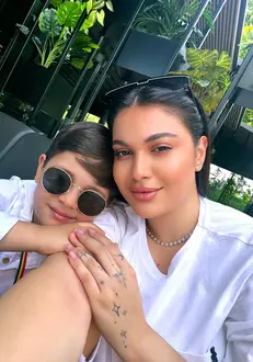 Betty Salam fiu4