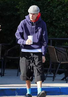 Justin Bieber steps out in quirky casual look at Vintage Coffee in Palm Springs