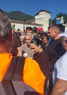 c37e4152-a2c4-4049-8ff6-ae710ec3c998-uftaw0960h1280