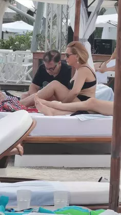 Andreea Esca în costum de baie