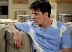 Charlie Sheen vrea să revină în „Doi bărbaţi şi jumătate”