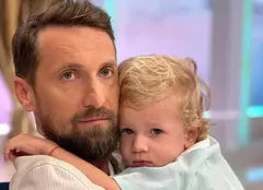 Fiul lui Dani Oțil a început să meargă la grădiniță. Imagini adorabile din prima zi de școală: „Imediat se însoară”