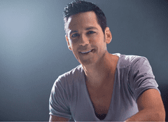 Ștefan Banică lansează albumul „Picat din Lună”