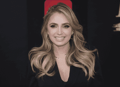 Angelica Rivera revine în telenovele după 18 ani de pauză. Fosta Primă Doamnă a Mexicului joacă alături de fiica ei și de Ivan Sanchez