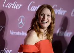 Julianne Moore face pe dădaca pentru copiii colegilor