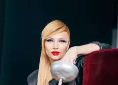 Lora şi Peter Pop au lansat piesa “Singuri în doi”