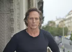 William Fichtner pleacă din „Poliţişti fără frontiere”. Cine îi ia locul?
